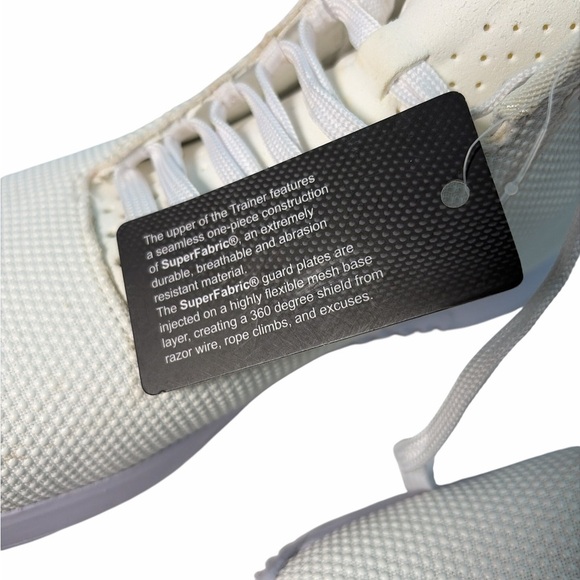 Athletic_Shoes